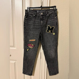 No Boundaries ankle length jeans with fun patches - size 9.  Never worn